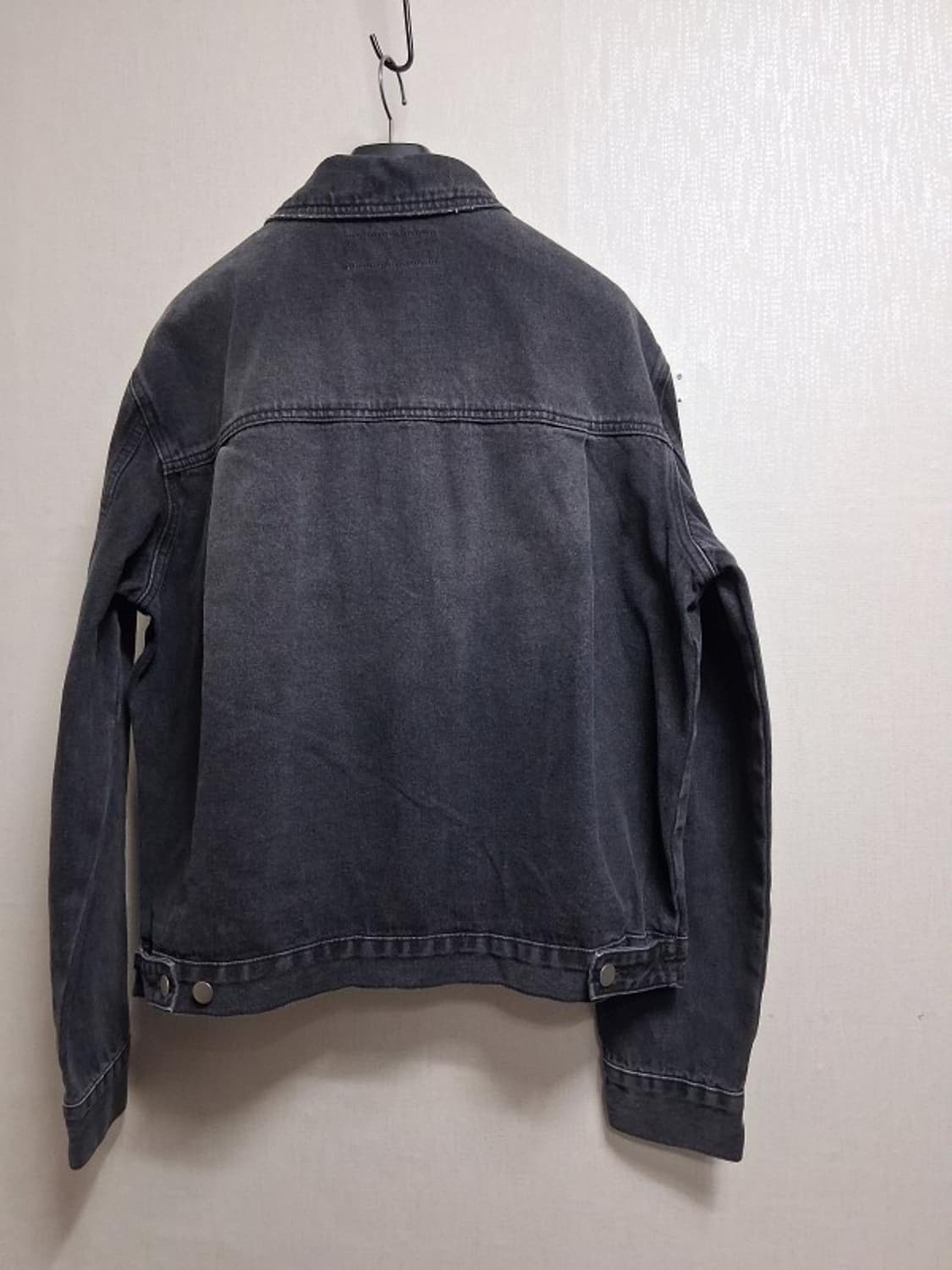 제품 신상품 차콜 먹색 나염 루즈핏 데님쟈켓 적당한 크롭 100까지 새거 상품이미지2