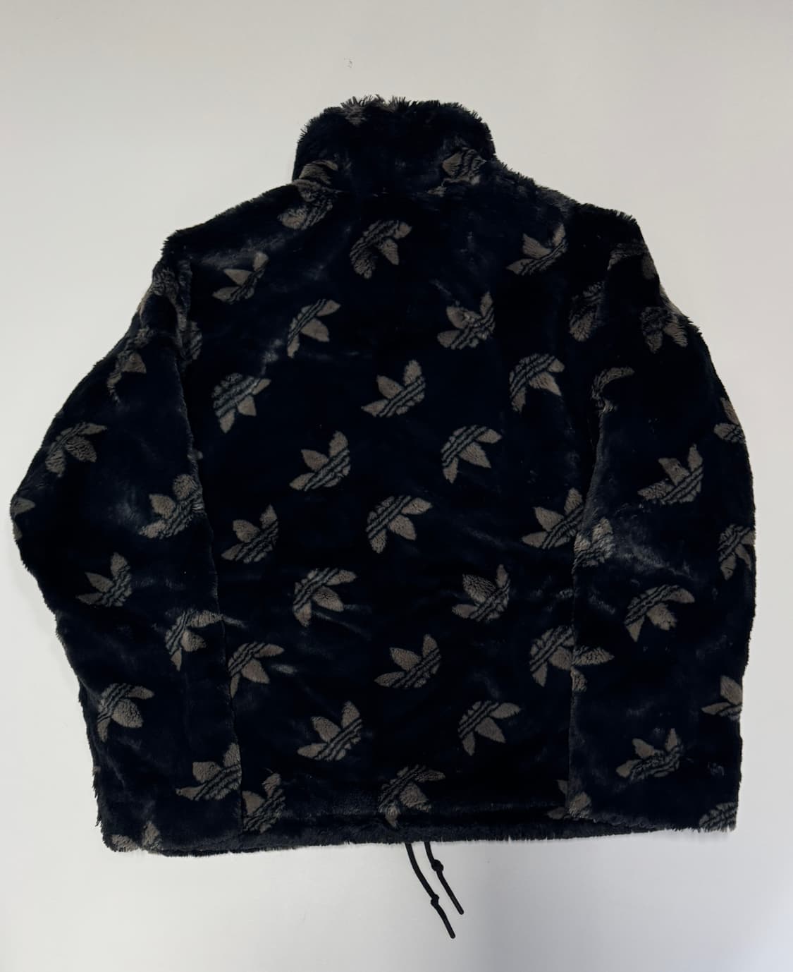 아디다스 22시즌 모노그램 오버핏 플리스 퍼 자켓 상품이미지2