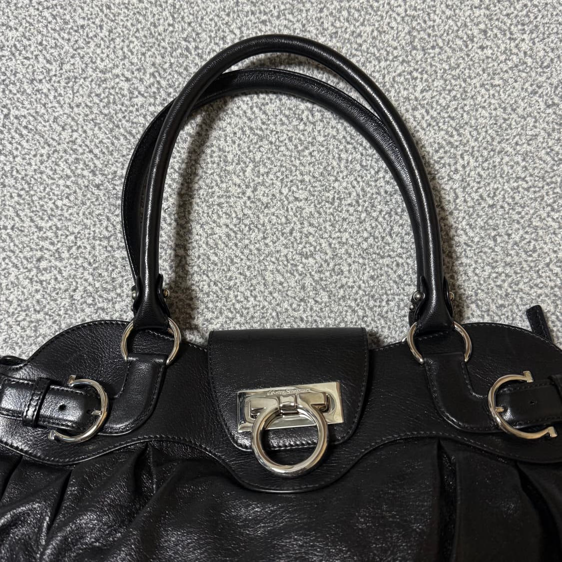 페레가모 간치니 숄더백 상품이미지5