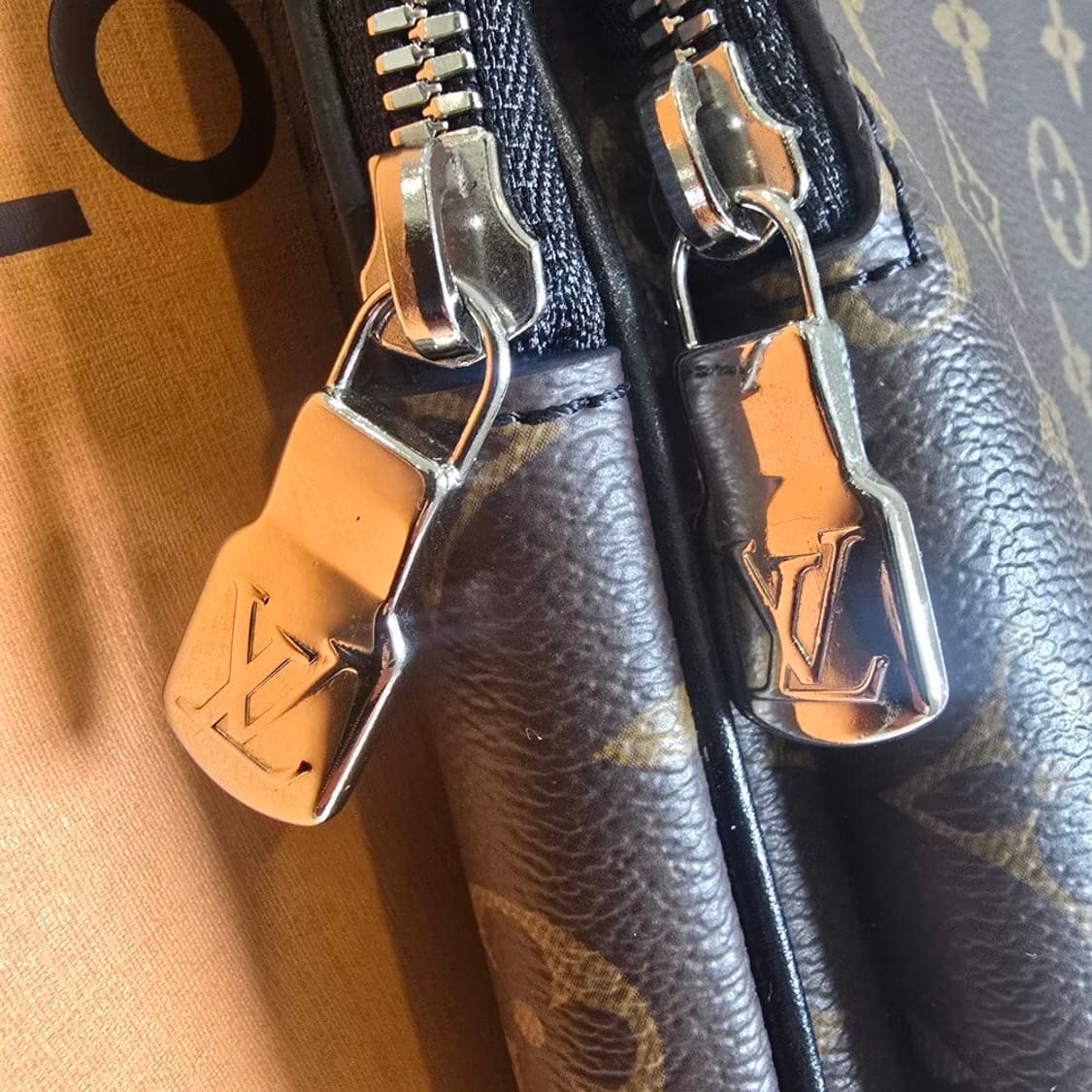 [중고/정품] 루이비통 에비뉴 슬링백 NM 모노그램 마카사르 상품이미지4
