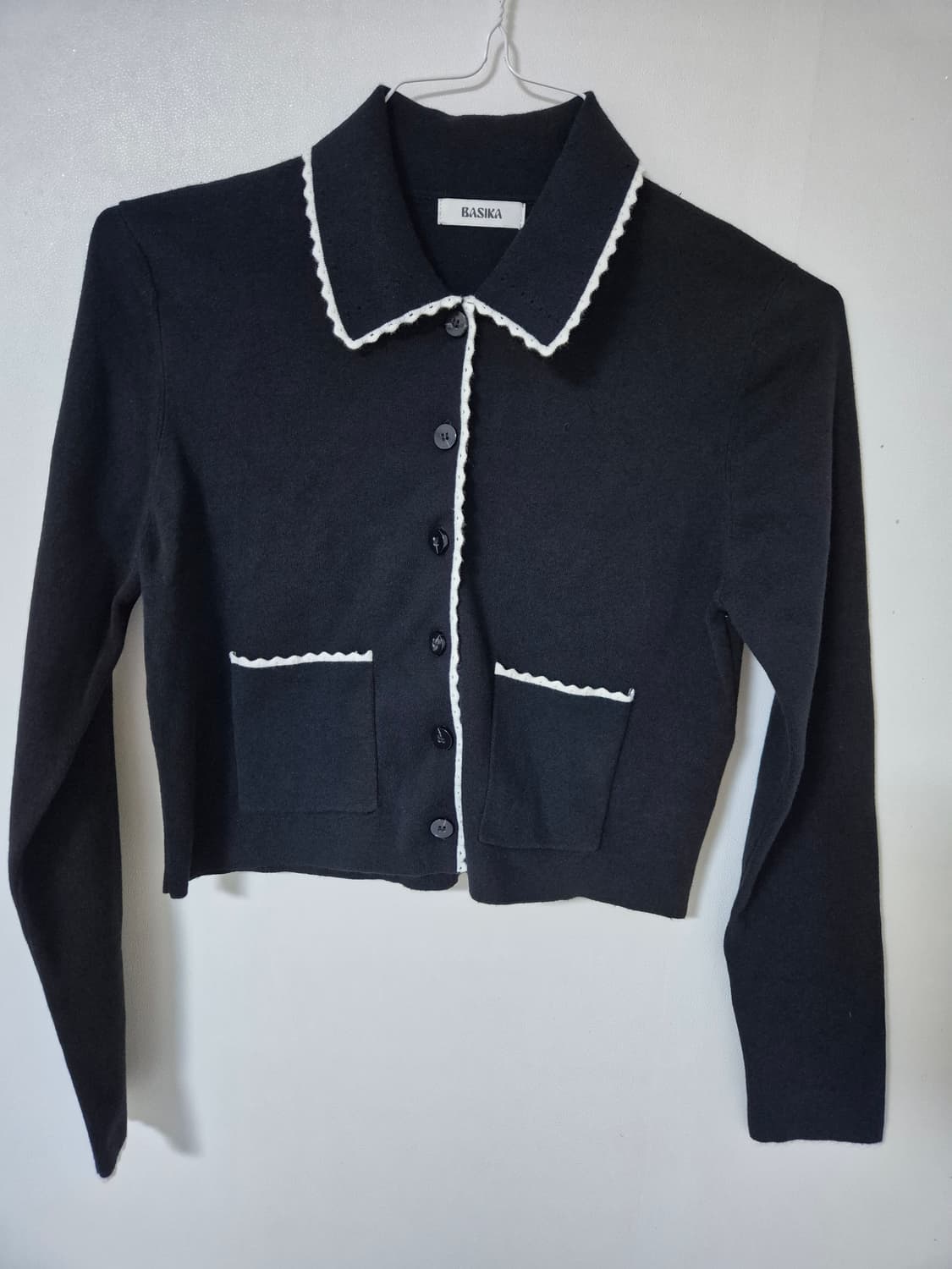 바시카 프릴 패턴 가디건 블랙 상품이미지2