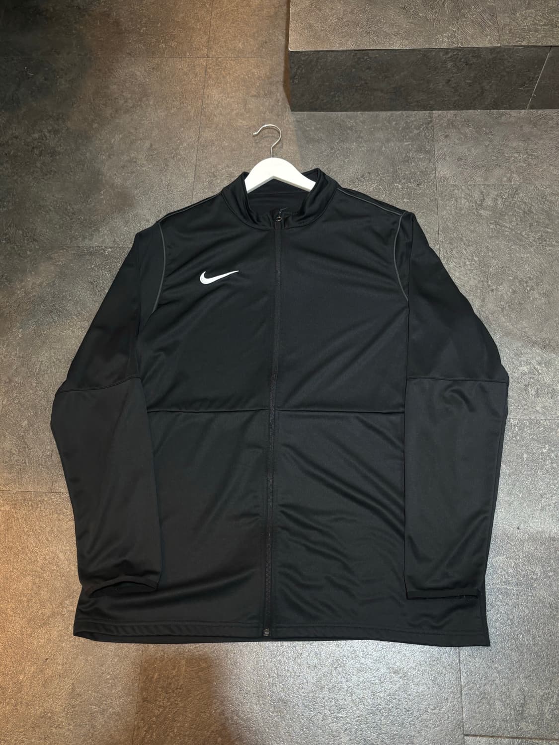 나이키 트레이닝 져지 블랙 110사이즈 상품이미지2