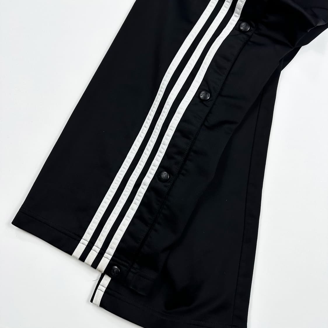 아디다스 올드스쿨 세미와이드 스냅버튼 트랙팬츠 M 상품이미지4