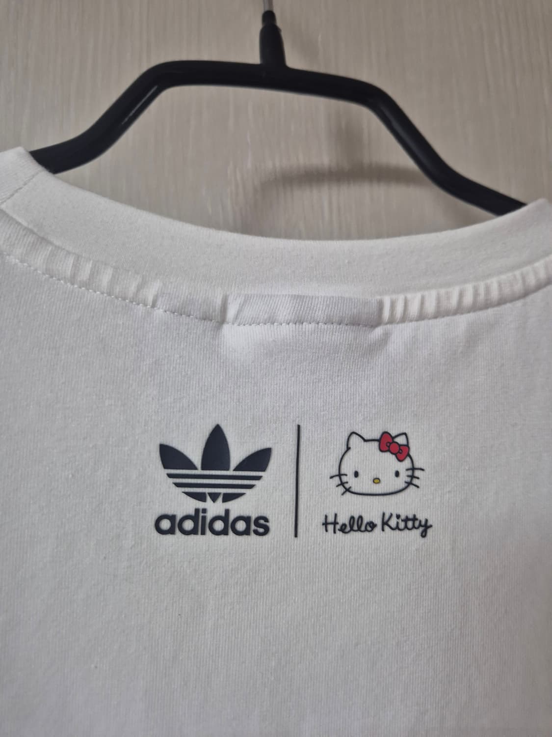 (24년) 헬로키티 아디다스 크롭 반팔티 M  산리오 상품이미지4