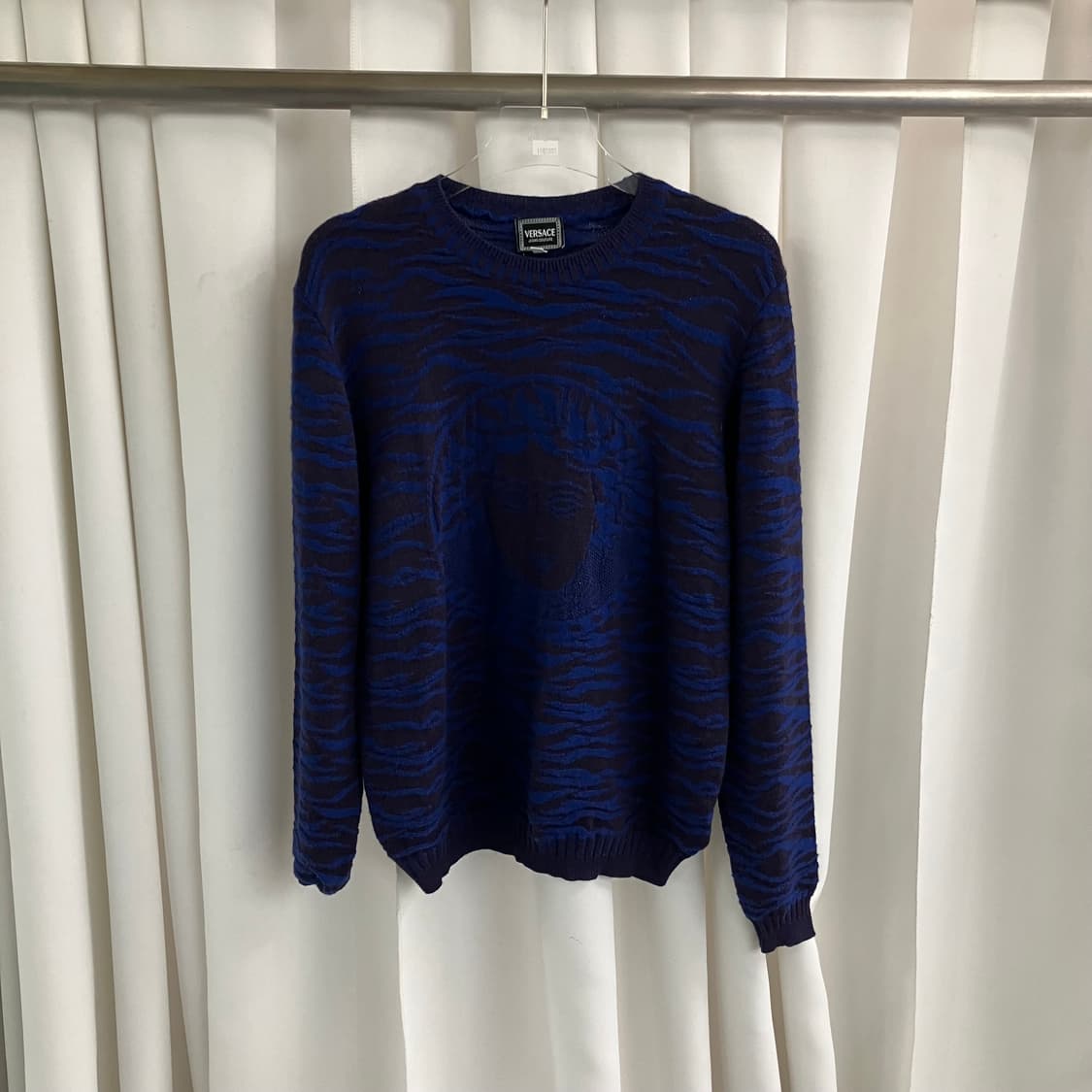 베르사체 블루 헤드로고 패턴 니트 스웨터 M 상품이미지1