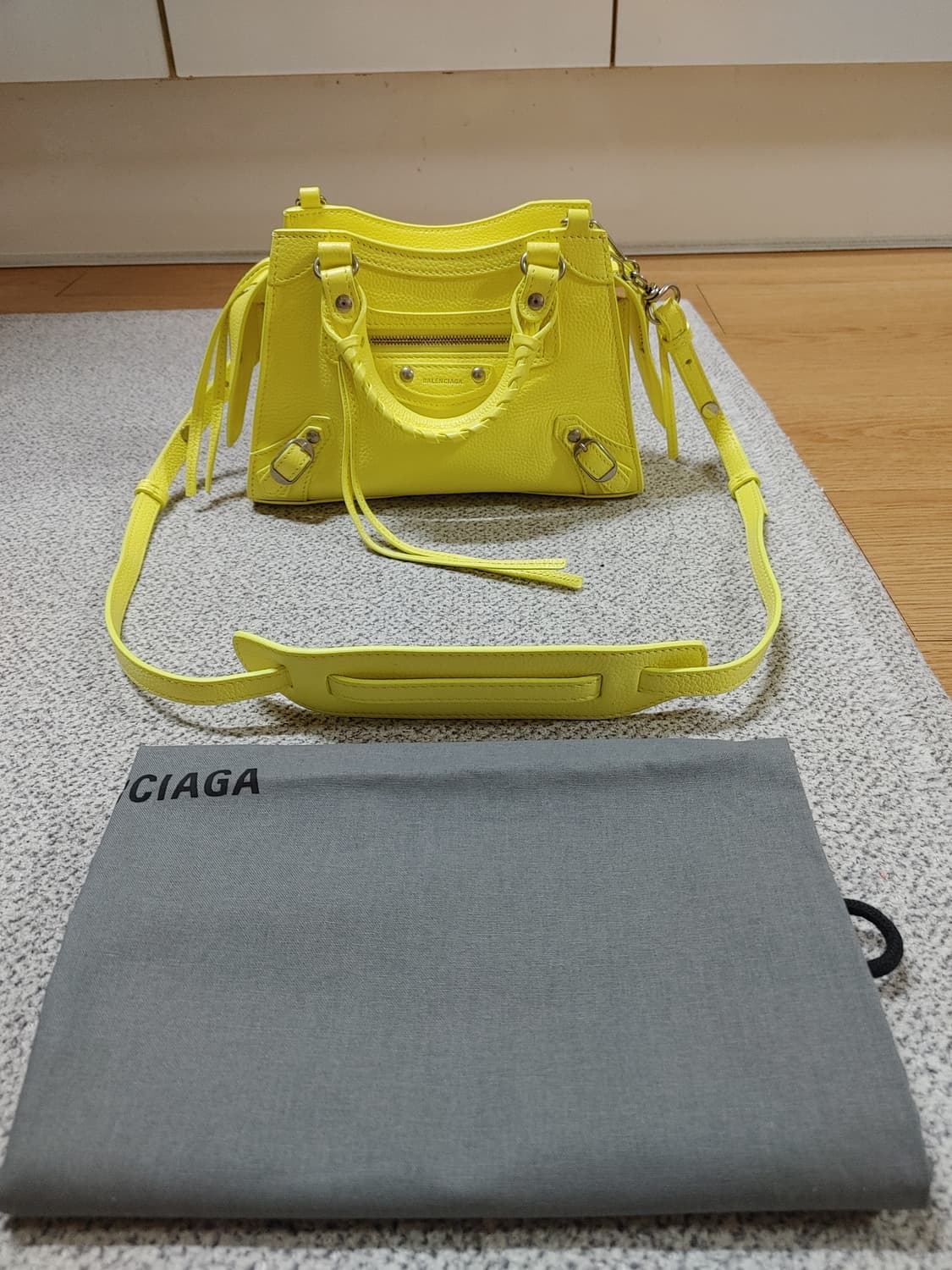 미사용 정품 발렌시아가 네오 클래식 미니 시티 모터백 크로스백 토트백 상품이미지1