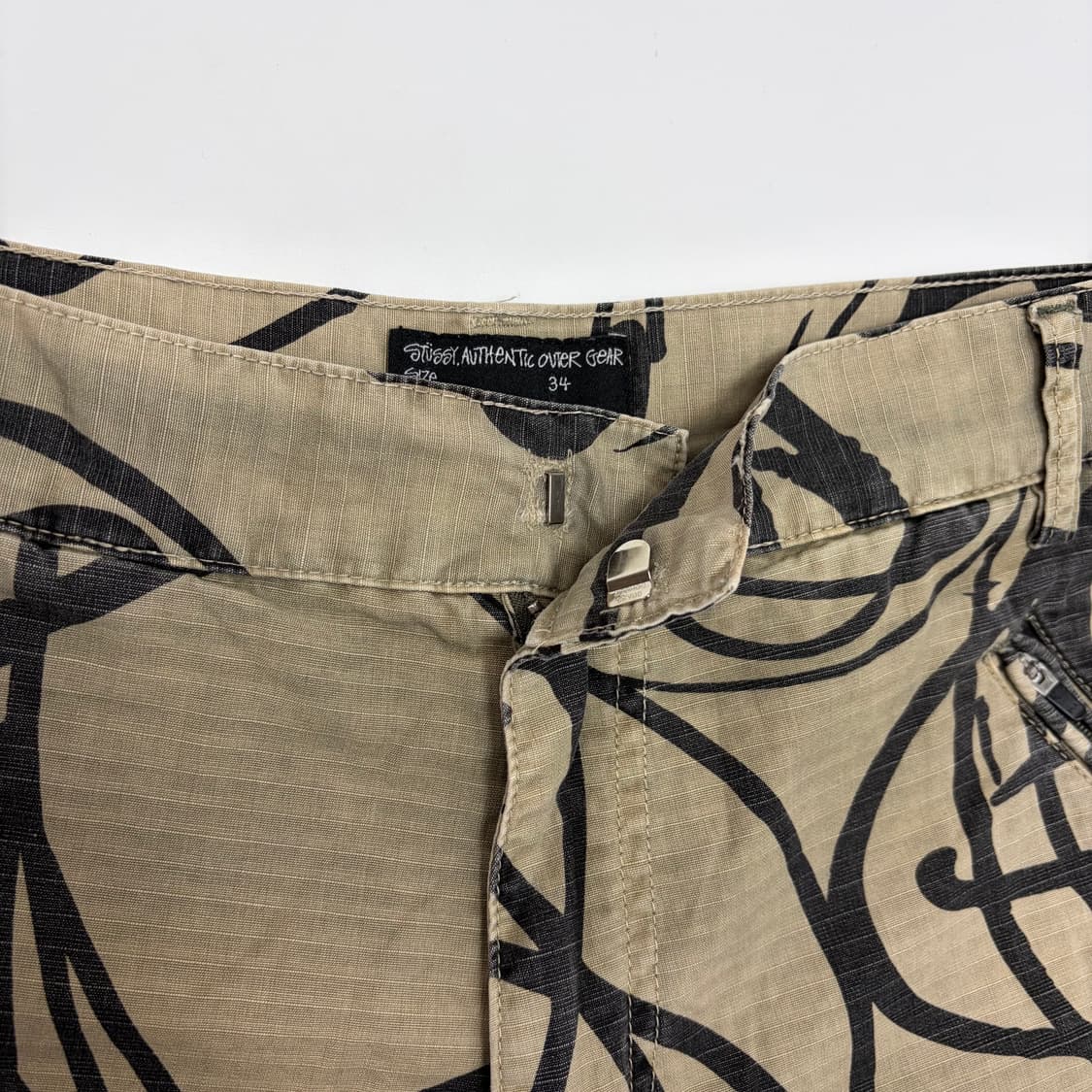 스투시 퓨츄라 패턴 반바지 팬츠 상품이미지6