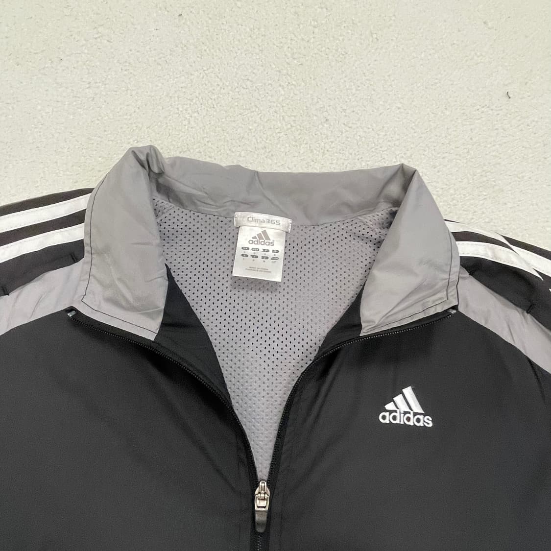Adidas black grey windbreaker 상품이미지6