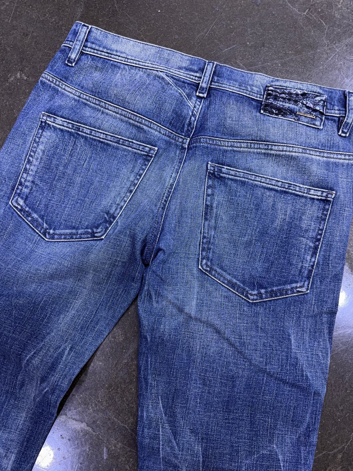 디젤 Staffy 스태피 레귤러 테이퍼드핏 빈티지 데님팬츠 28 상품이미지8