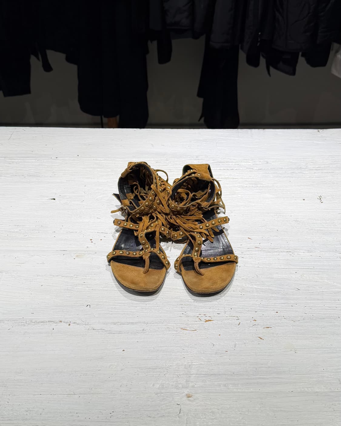 생로랑 브라운 스웨이드 프린지 샌들 상품이미지2