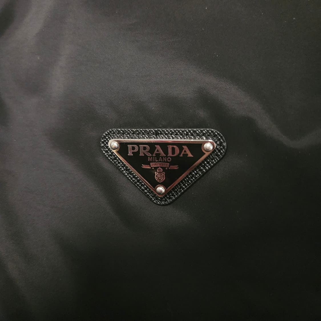 [새상품] 25fw 프라다 리나일론 패딩 자켓 블랙 52사이즈 상품이미지2