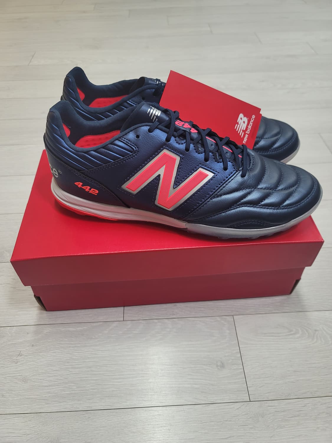 (275)뉴발란스442 V2 PRO(남성,2E) 풋살화[대전직거래도가능] 상품이미지5