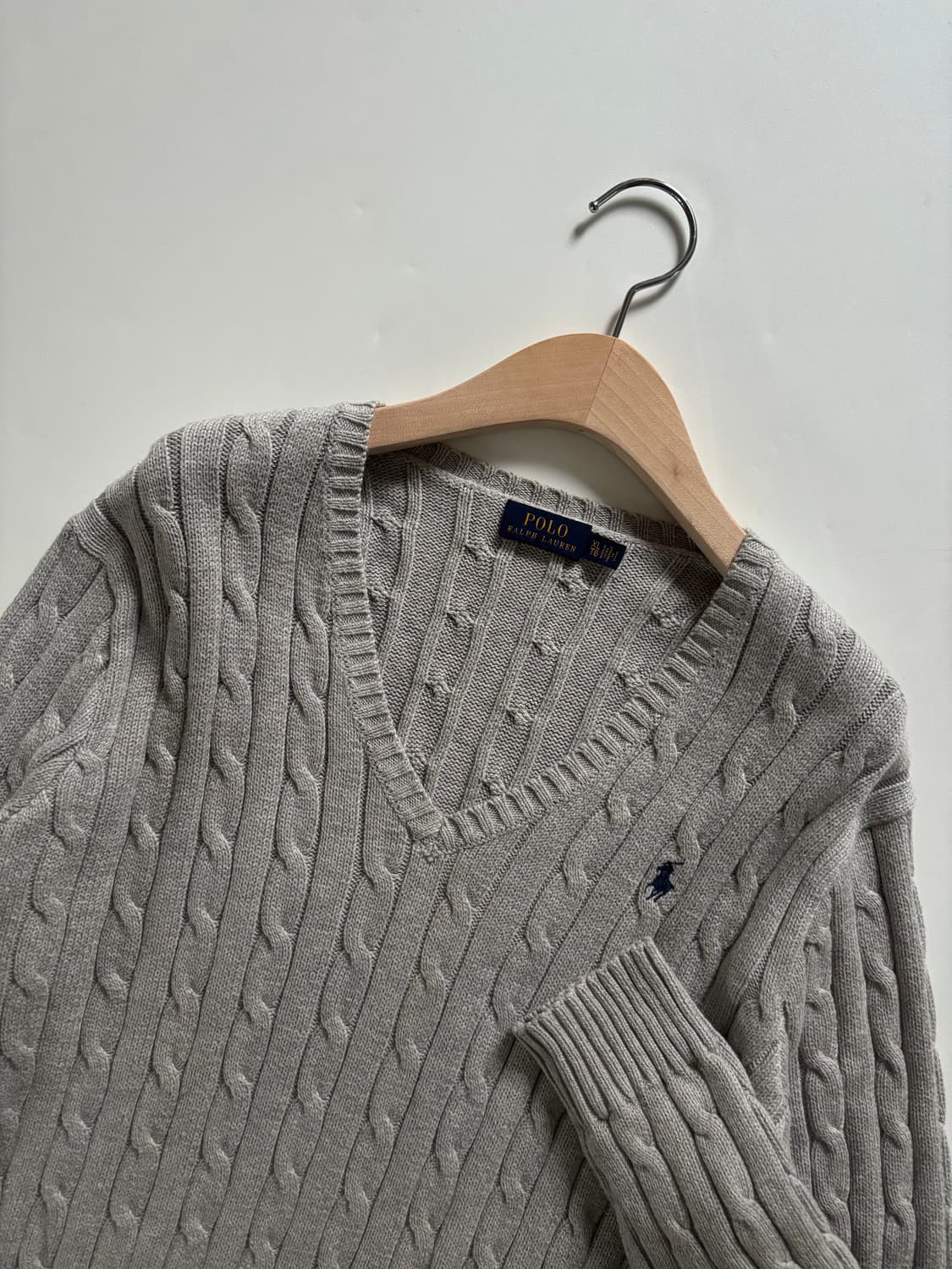 Polo 폴로 랄프로렌 신형 우먼라인 그레이 컬러 케이블 브이넥 니트 상품이미지3