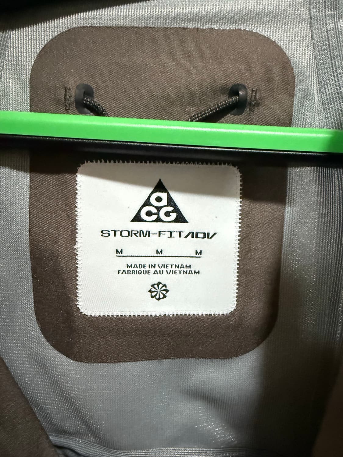 나이키 ACG 스톰핏 ADV 고어텍스 미저리 릿지 자켓 아이언 스톤 - 상품이미지3