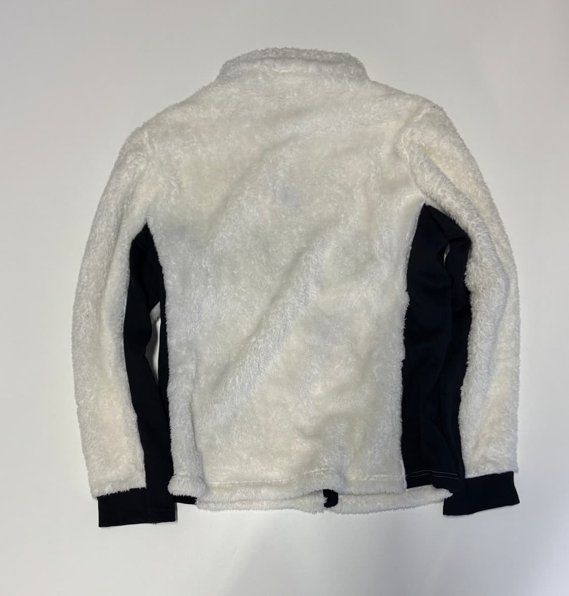 여성 밀레 Millet 화이트 뽀글이 플리스 자켓 상품이미지2