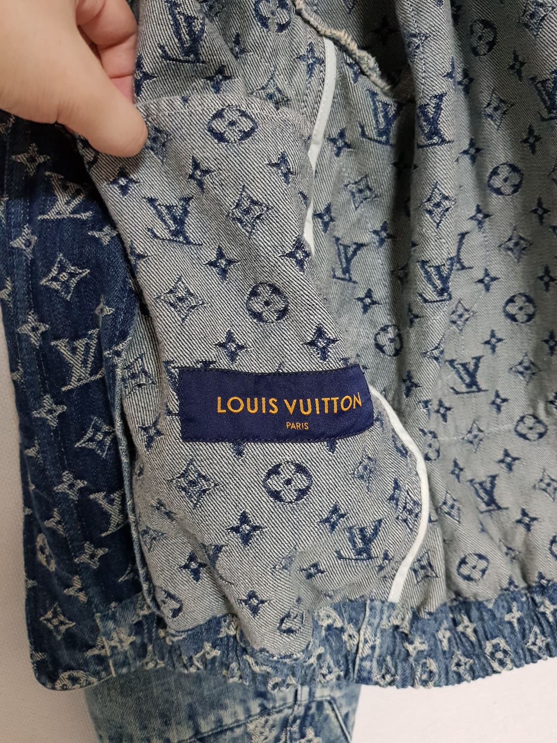 루이비통 니고 모노그램 데님 후드 자켓 상품이미지7