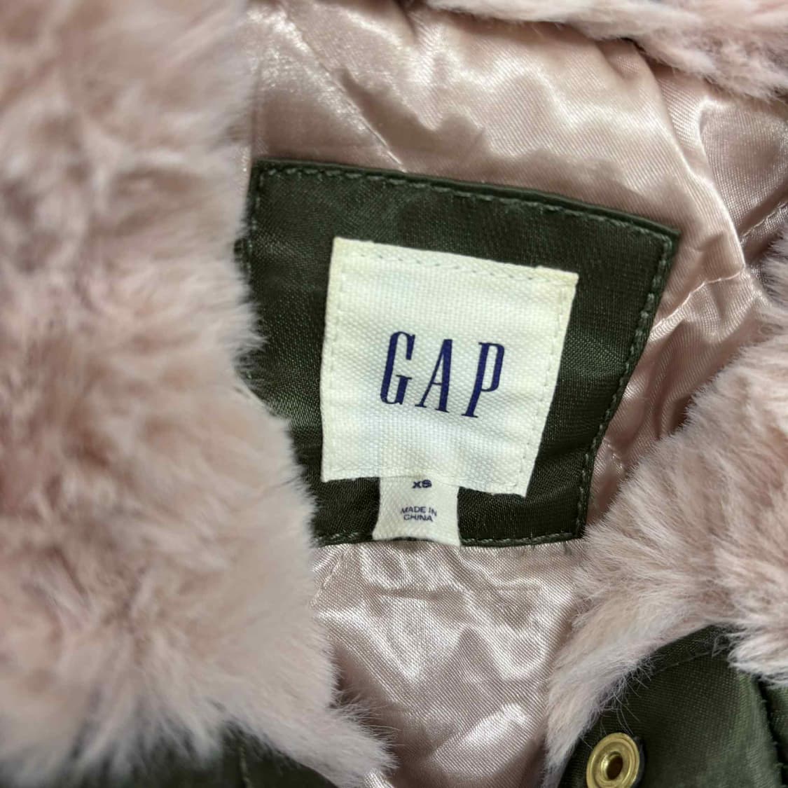 Gap 갭 y2k 카키 걸즈 핑크 퍼 항공 점퍼 사틴 자켓(XS) 상품이미지6