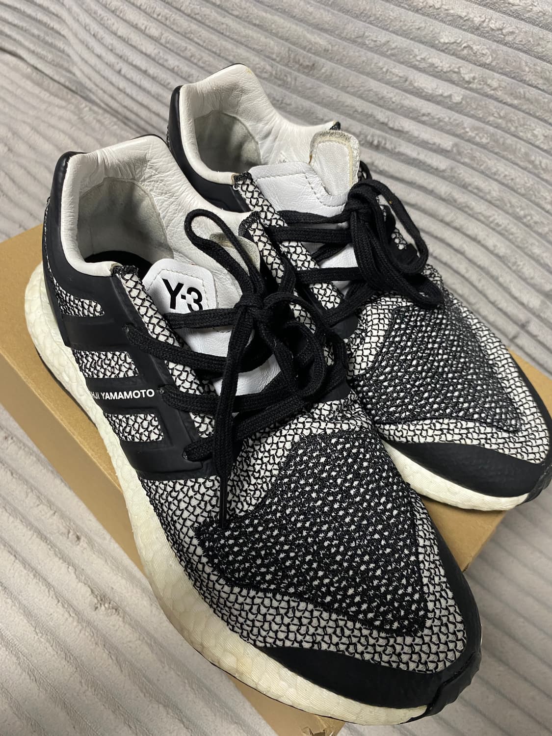Y-3 퓨어부스트 250 상품이미지1