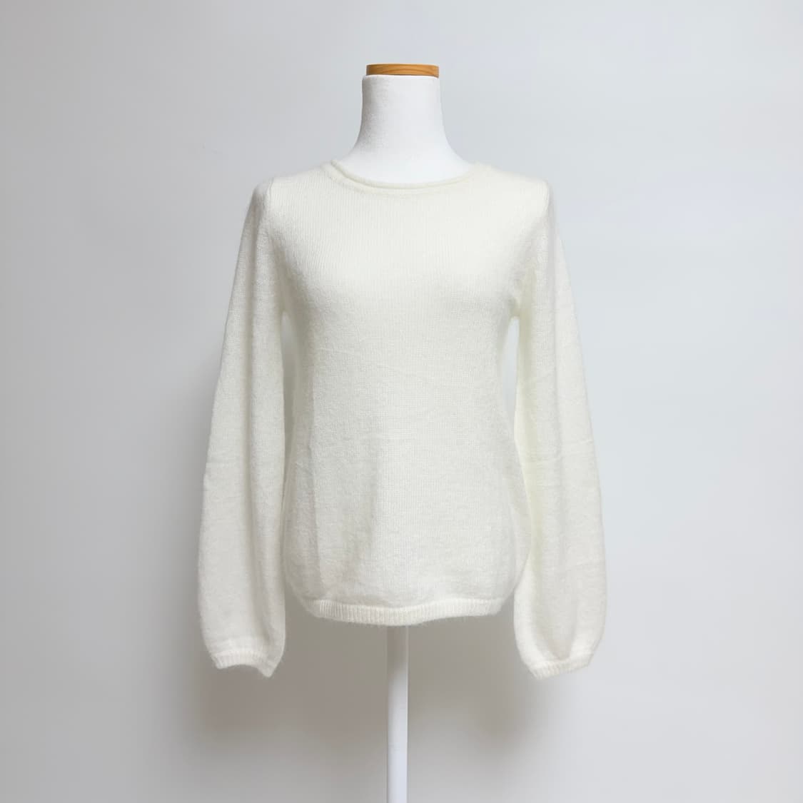 [새상품] 어스뮤직 앙고라 니트 S 상품이미지1