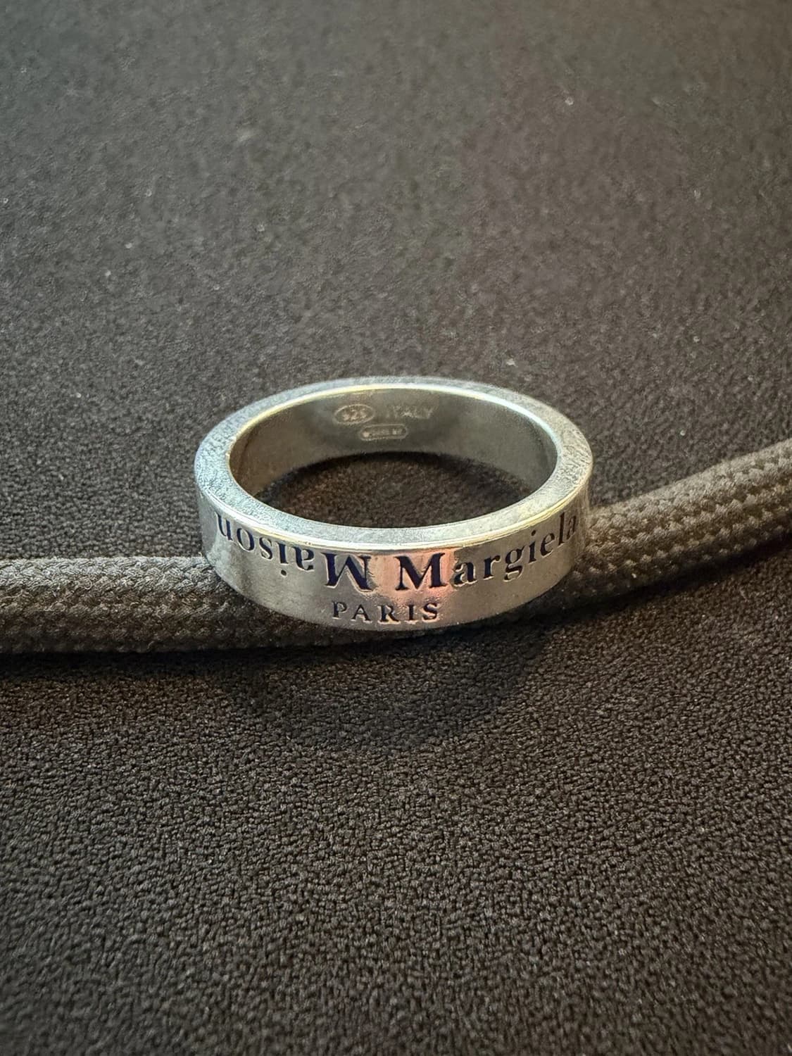메종 마르지엘라 로고 인그레이브드 링 상품이미지1