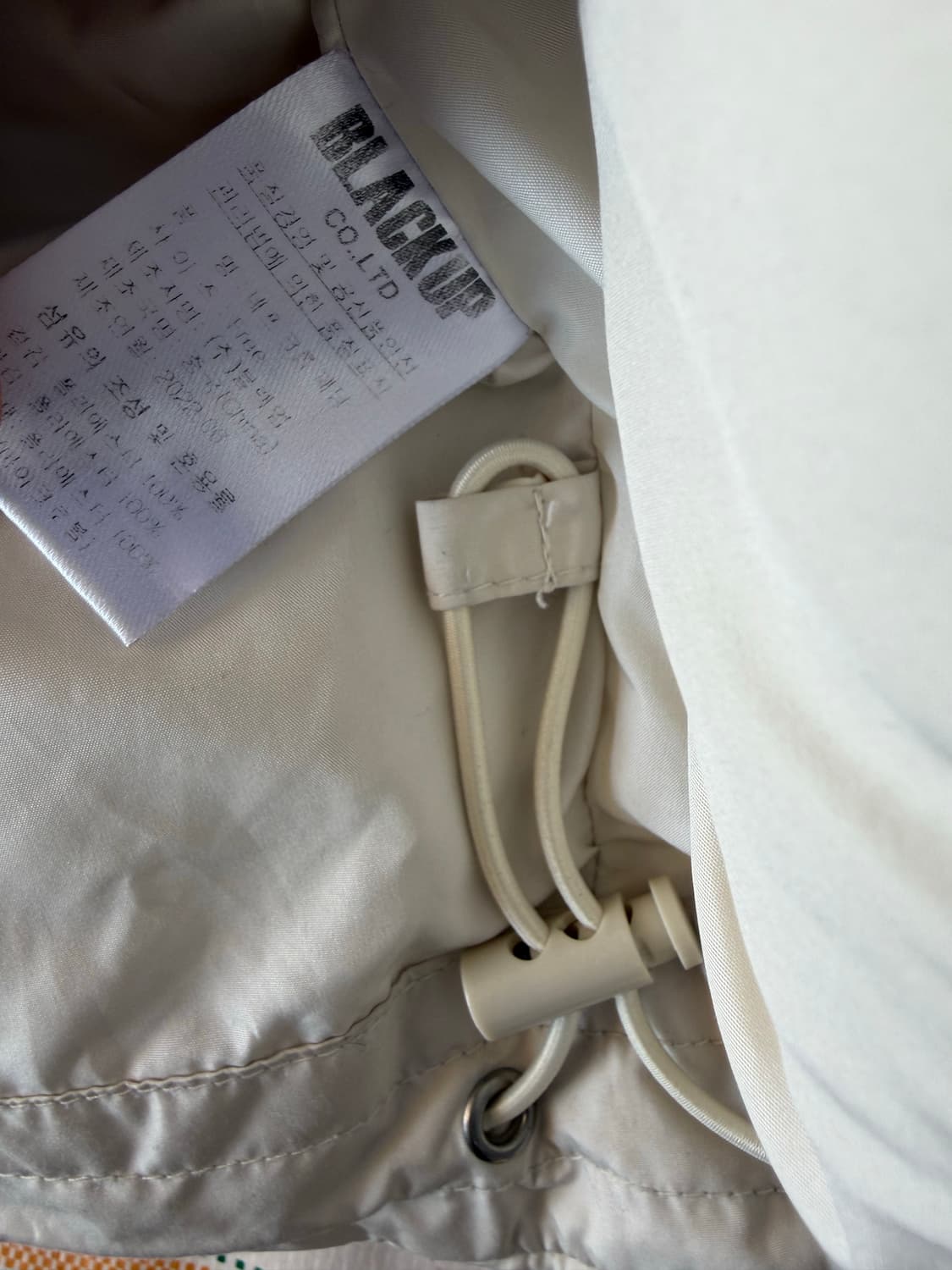 블랙업 아이보리 여성패딩 상품이미지4