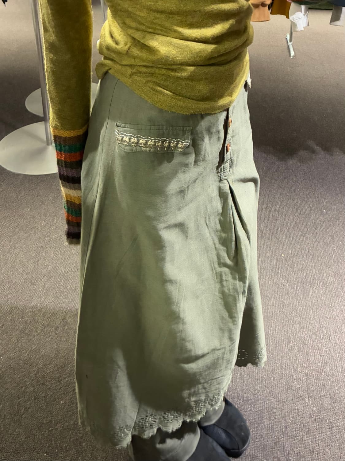 OS)wardrobe 빈티지 여성 꽃 펀칭 디테일 롱 스커트 상품이미지2