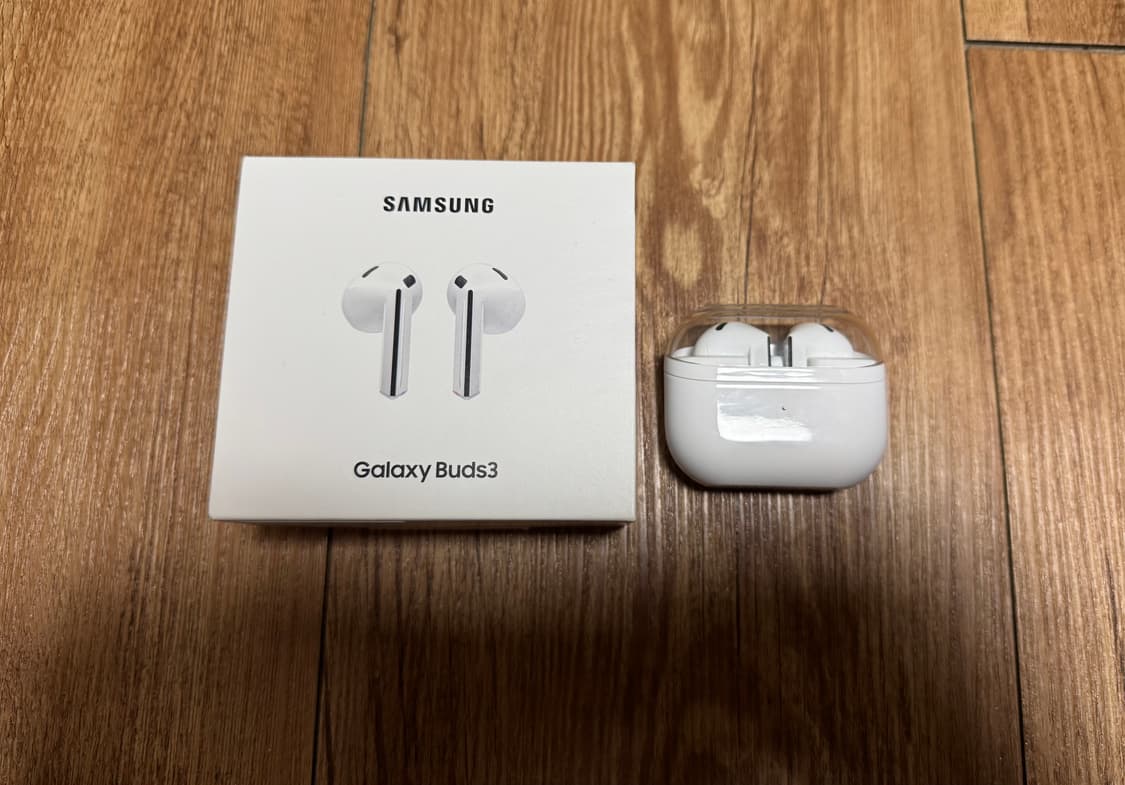 갤럭시 버즈3 화이트 상품이미지1