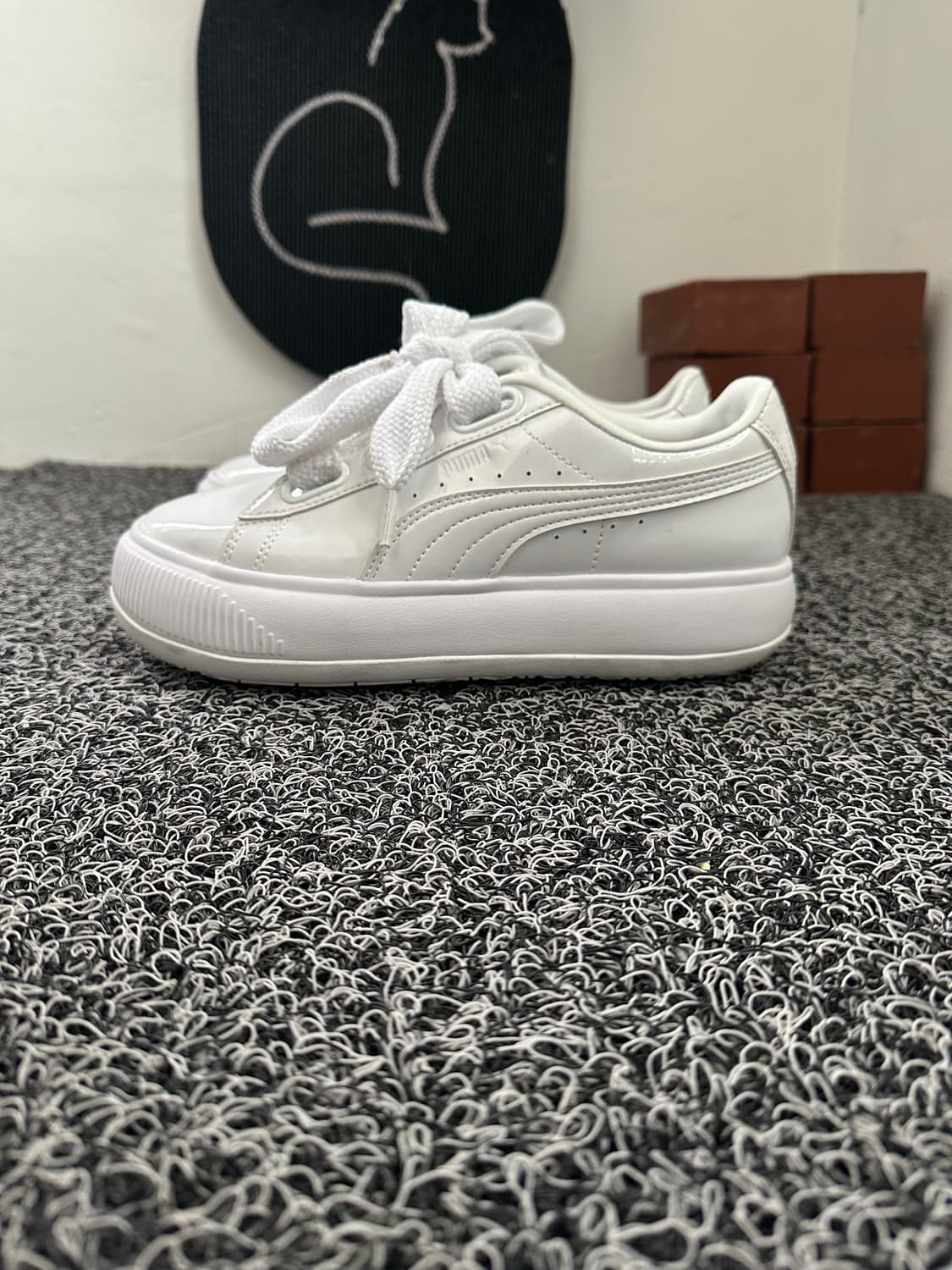 푸마 스매쉬 플랫폼 스니커즈 화이트 245mm 상품이미지1