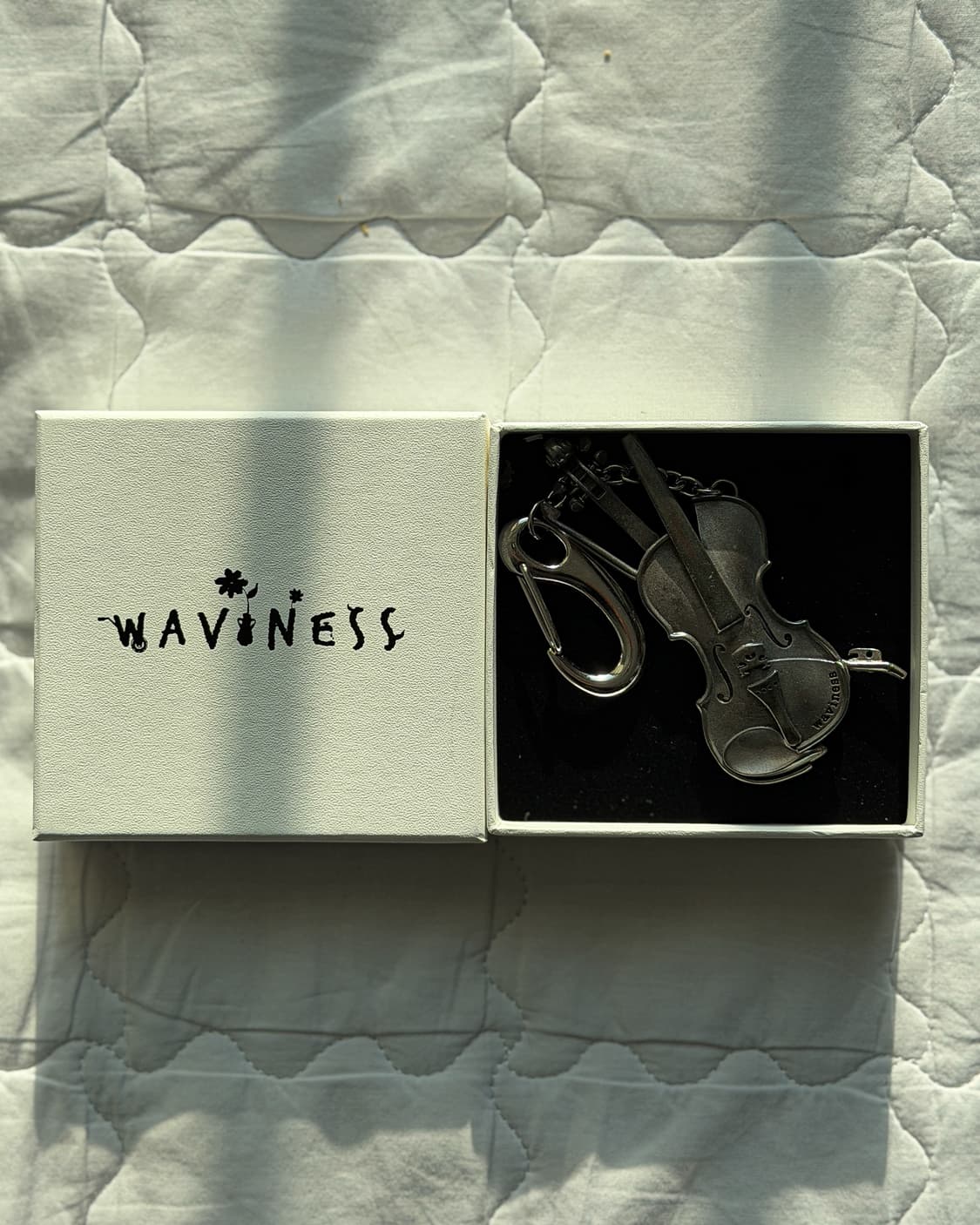 웨이비니스 브로큰 바이올린 키링 상품이미지1