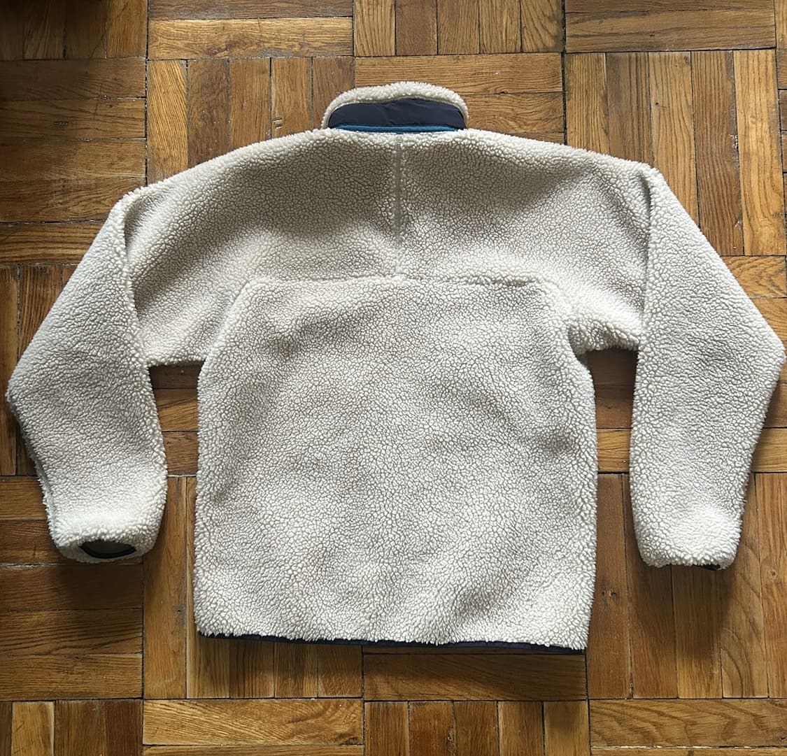 파타고니아 클래식 레트로-X 플리스 자켓 내추럴/클래식 네이비 상품이미지3