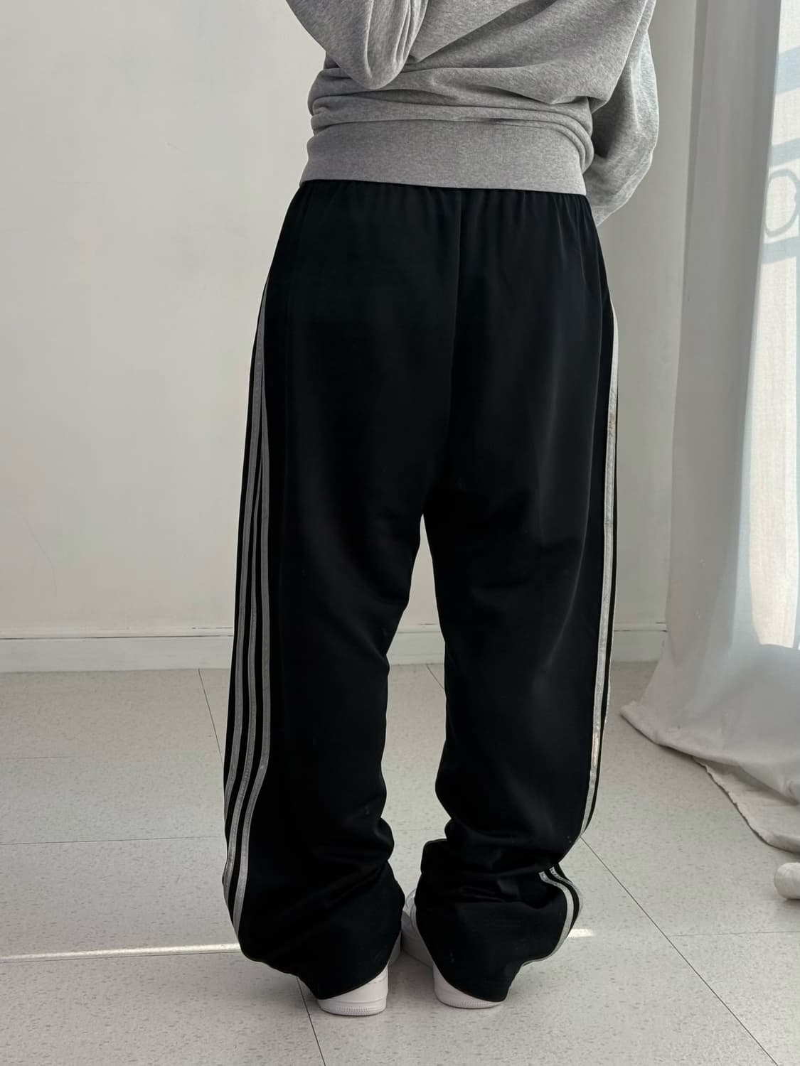 아디다스 블랙 트랙팬츠 상품이미지4