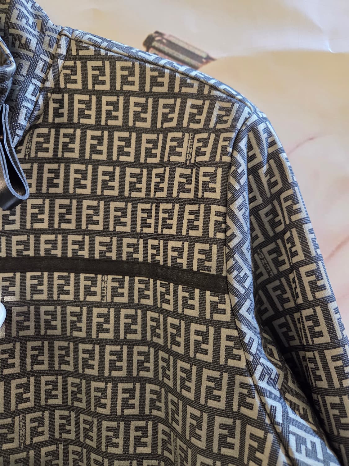 FENDI 펜디 주카패턴 하이넥 자켓💯 상품이미지5