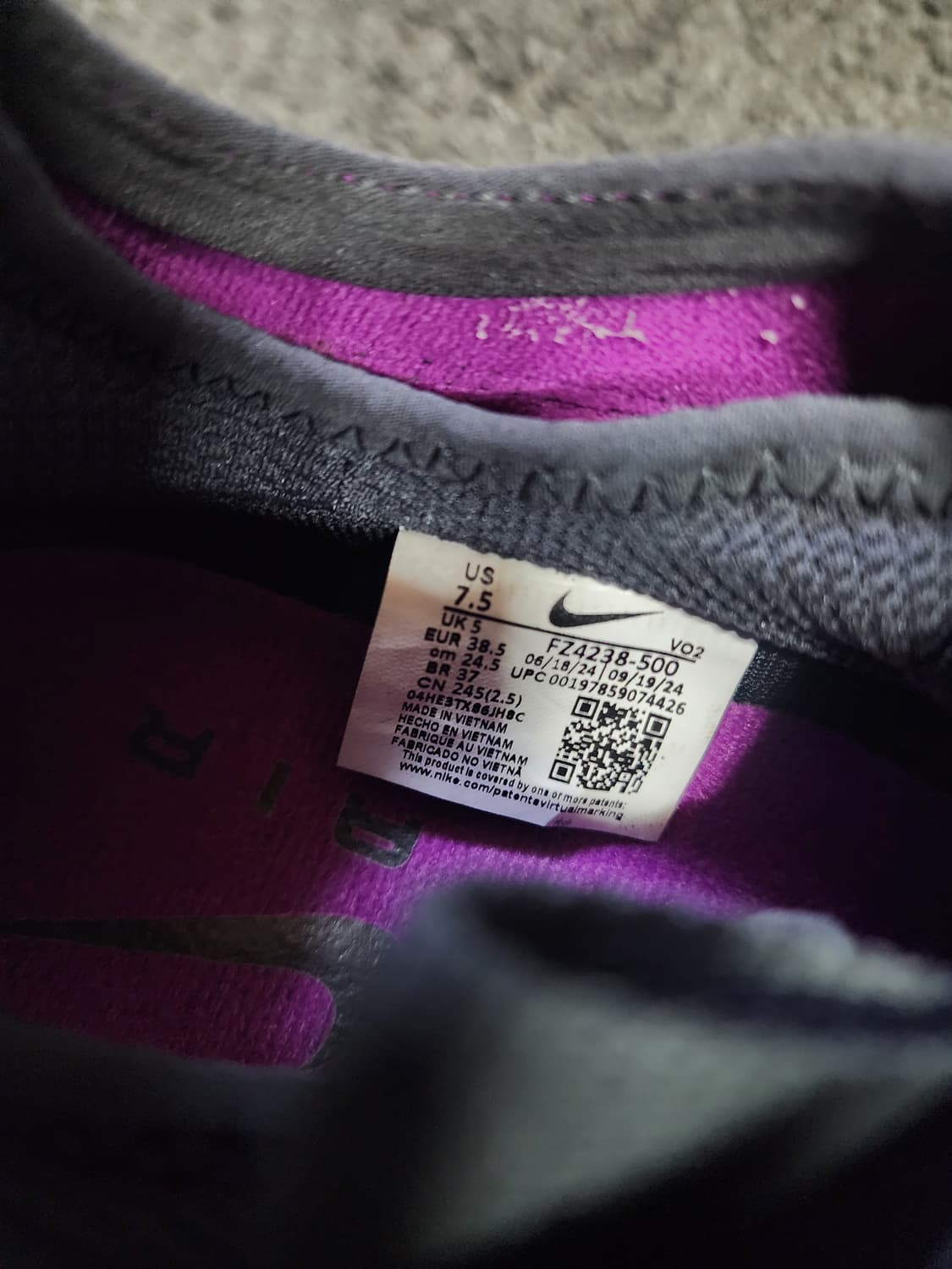 나이키 에어맥스 SNDR 고어텍스 볼드 베리 상품이미지2