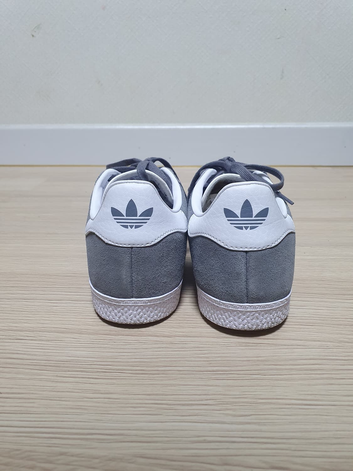 아디다스 가젤 스웨이드 그레이 스니커즈 250 상품이미지5