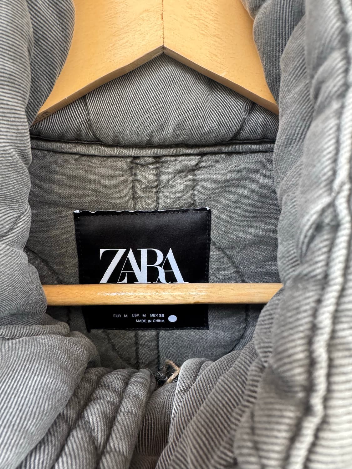 ZARA 자라 그레이 누빔 오버핏 하이넥 퀄팅 자켓 M 상품이미지4