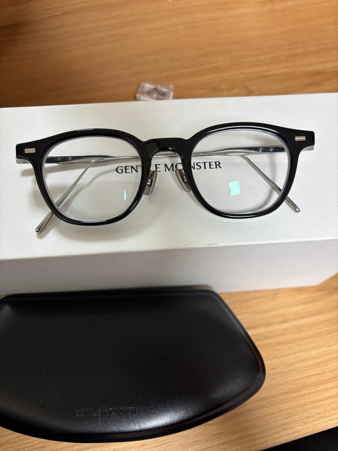 젠틀몬스터 롭 01 블랙 상품이미지1