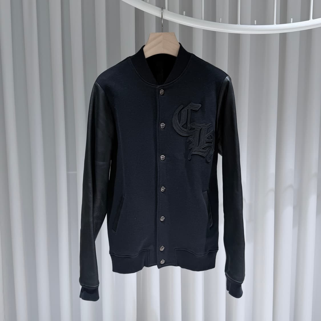 (A/M) / 크롬하츠 블랙 레더 바시티 자켓 상품이미지1