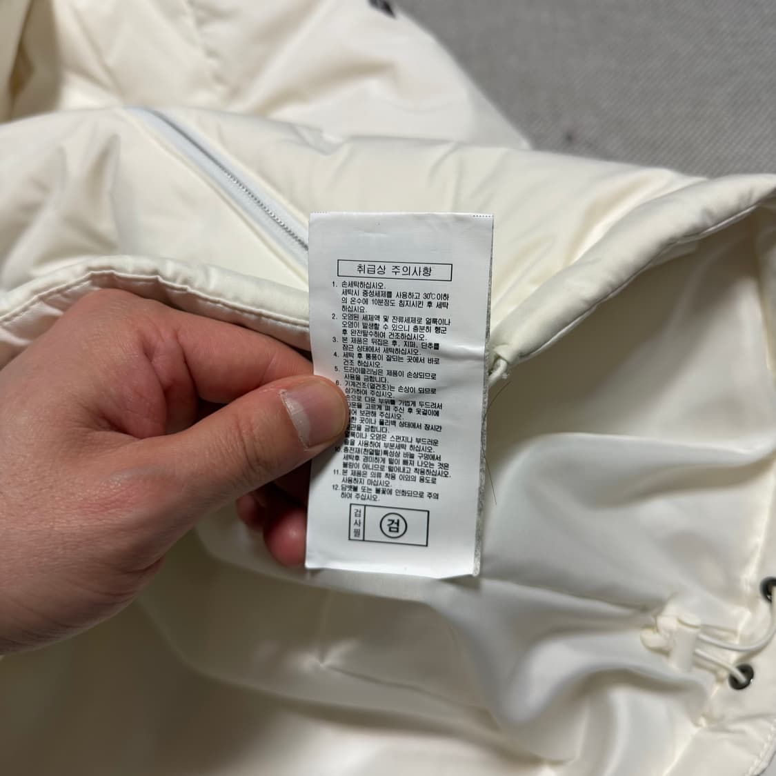 몽벨 우먼스 고주파다운 경량 패딩자켓 상품이미지5