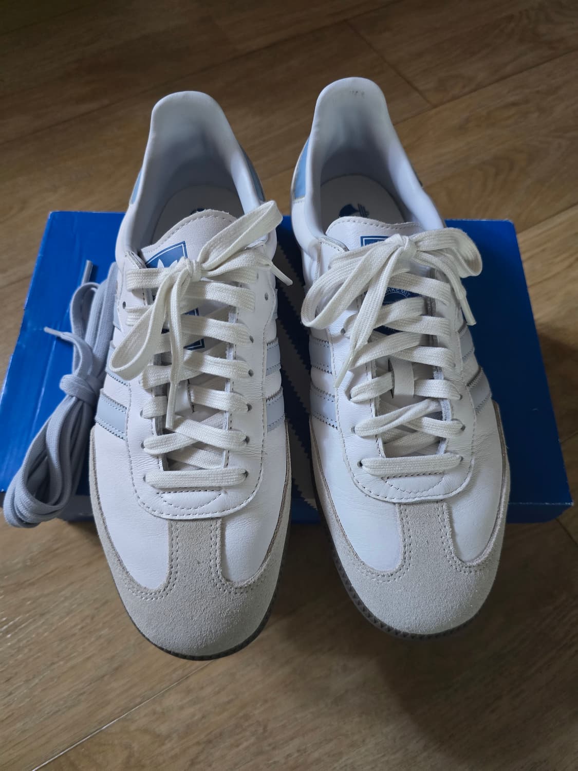 아디다스 삼바 OG 화이트 스카이 블루(헤일로블루) 상품이미지1