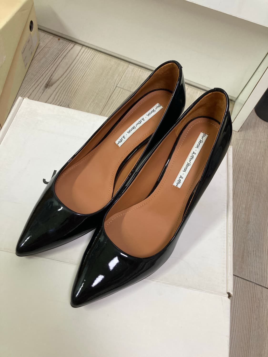 앤아더스토리즈 에나멜 구두 상품이미지4