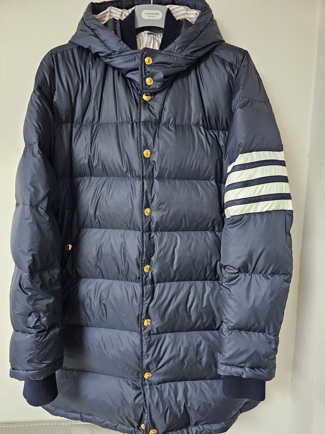 톰브라운 23fw 4바 사선완장 후드 다운필드 롱패딩(4/정품) 상품이미지1