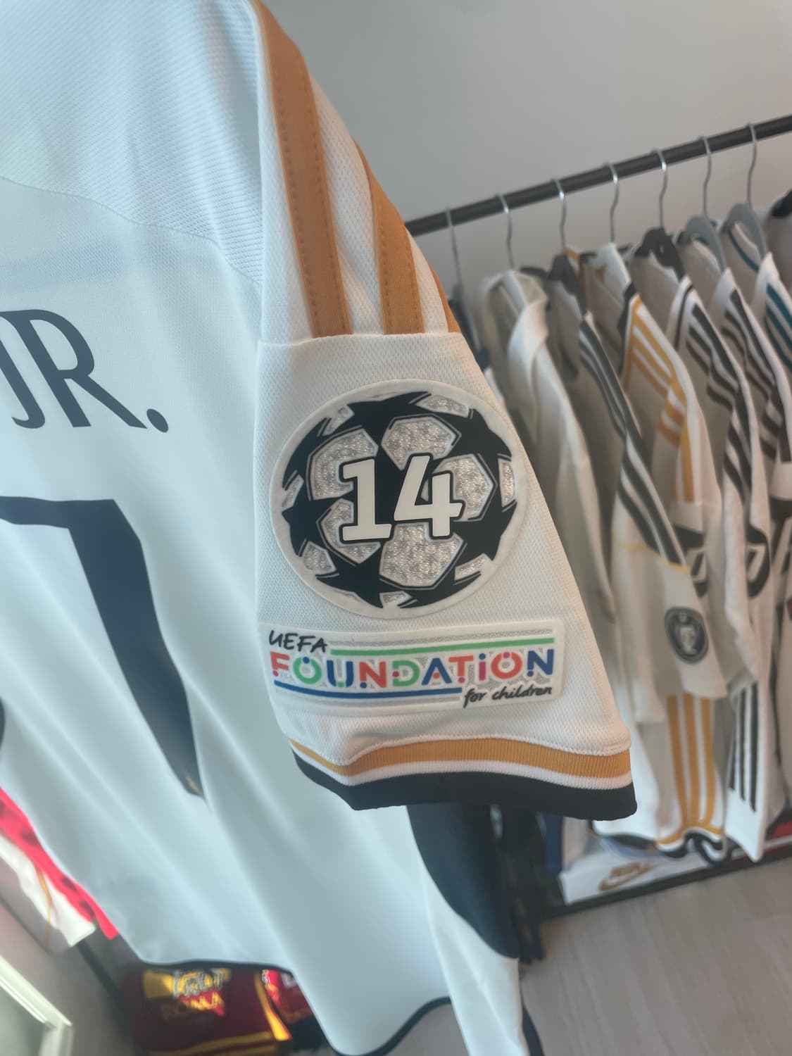 [택체 새상품] 23-24 레알마드리드 비니시우스 유니폼 상품이미지4