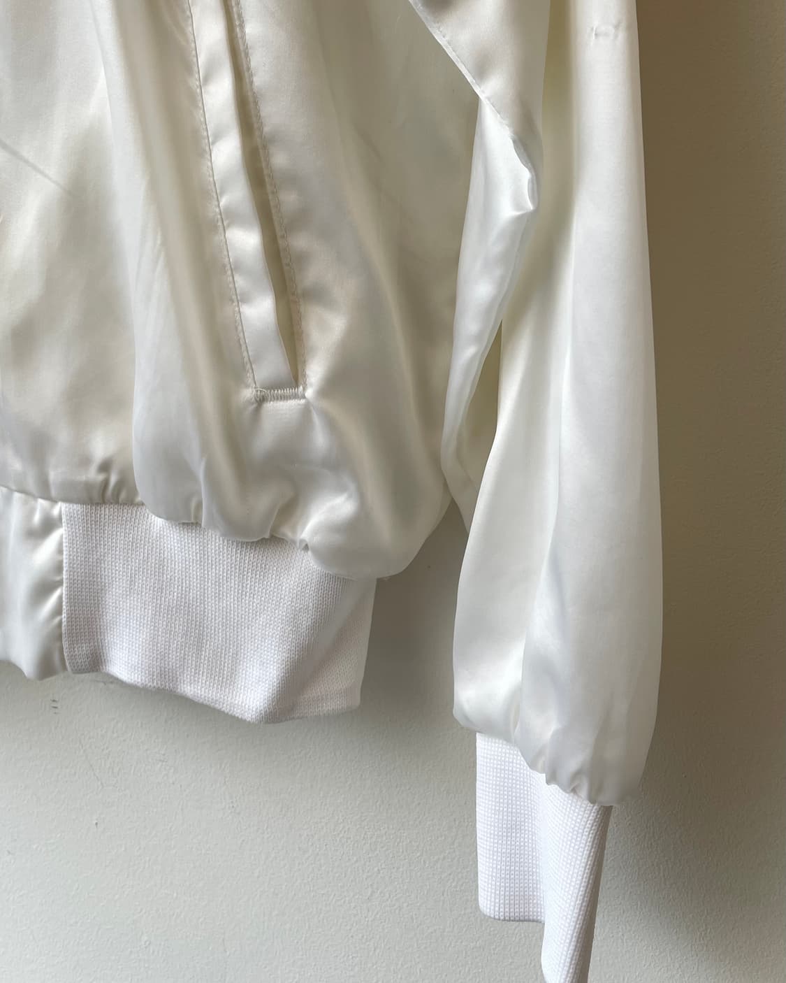 90s USA Red Cross Satin Jacket 적십자 새틴자켓 상품이미지9