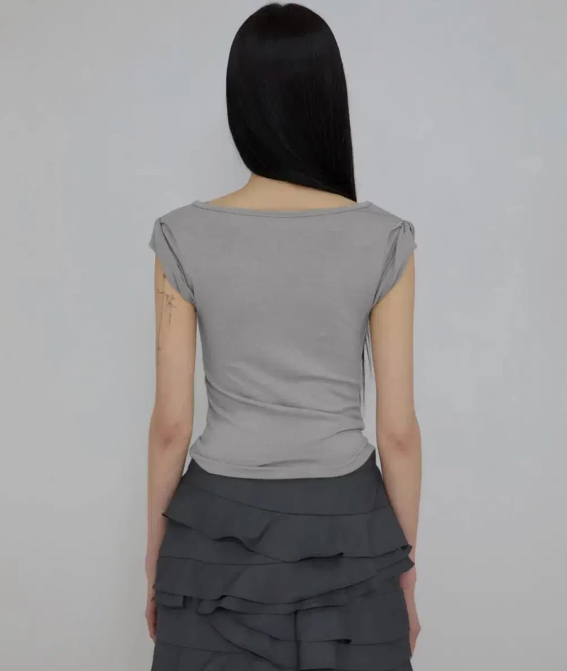 플레어업 Asymmetrical Draped Roll-Up T-Shirt 상품이미지3