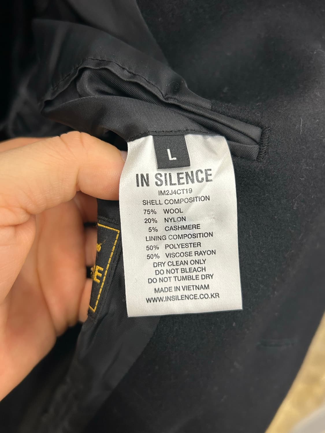 INSILENCE (인사일런스) 블랙 싱글 코트 상품이미지4