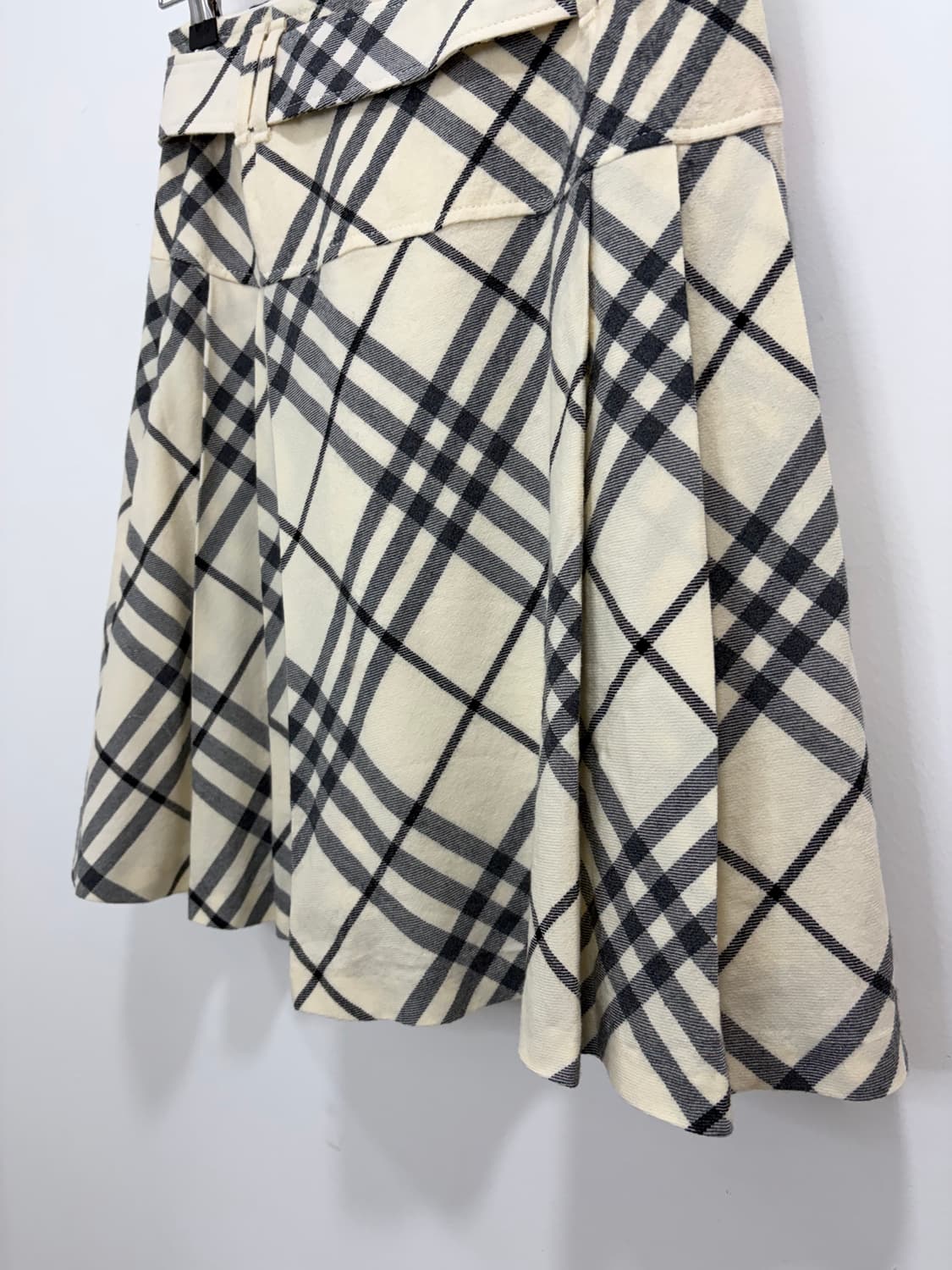 버버리 노바체크 아이보리 벨트 플리츠 스커트 상품이미지8