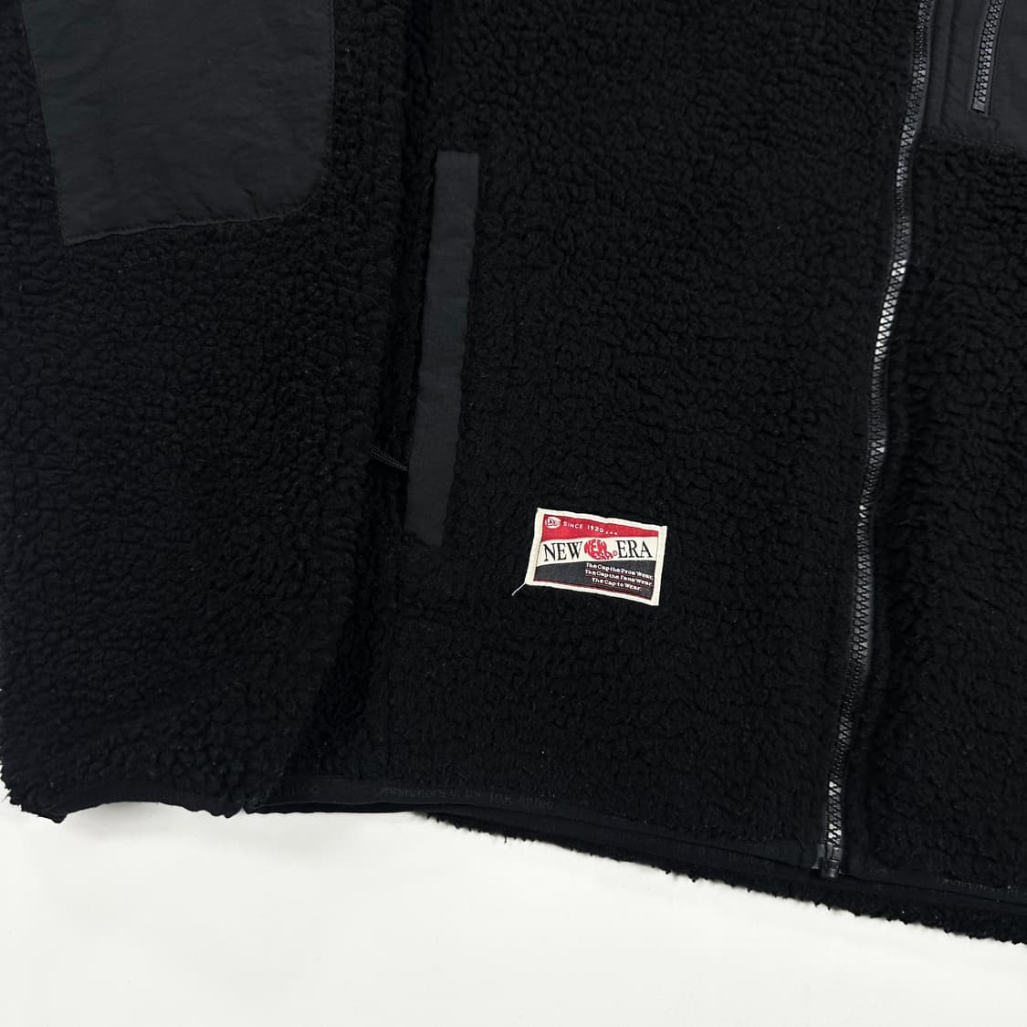 뉴에라 포켓 블랙 후리스 자켓 (M) 상품이미지4