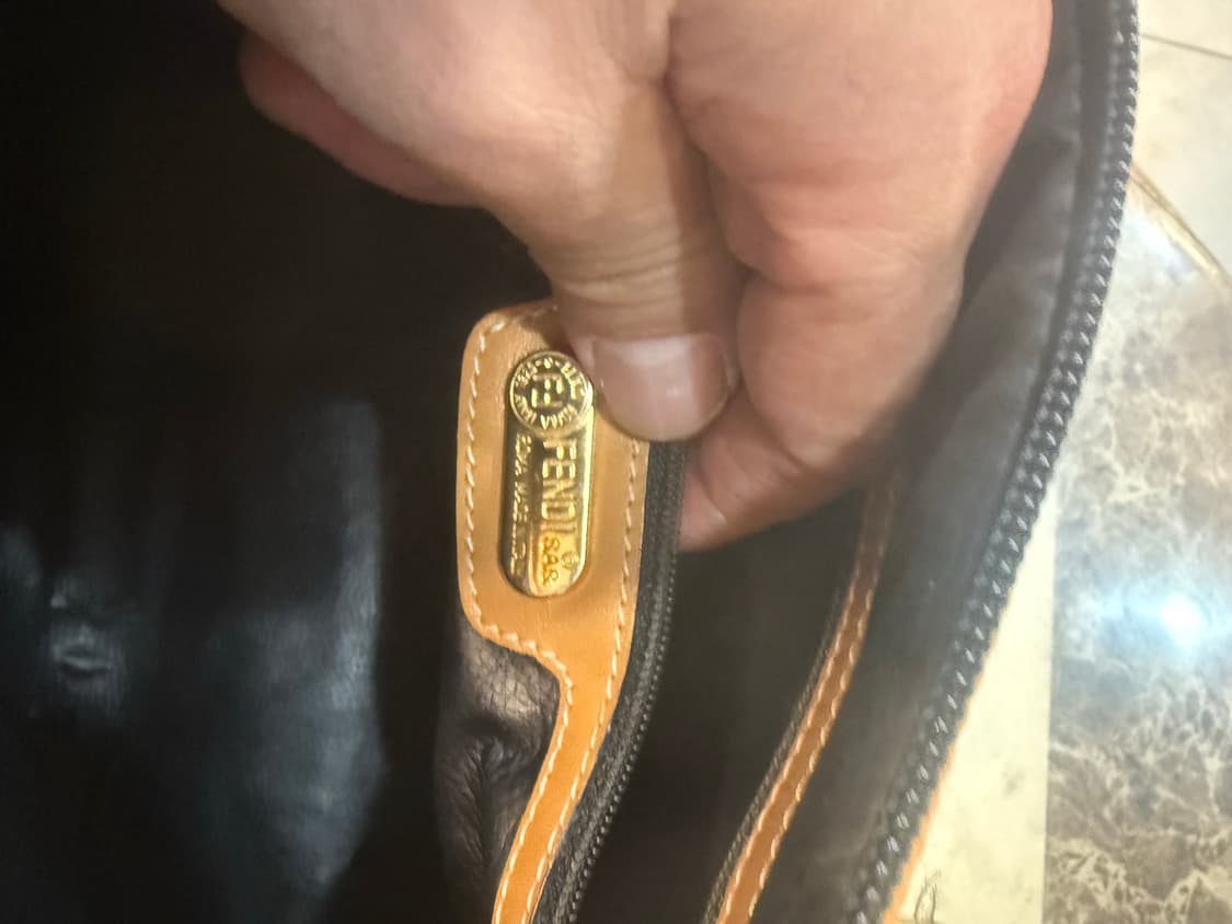 정품 펜디 페퀸 보스턴백 팝니다 상품이미지8