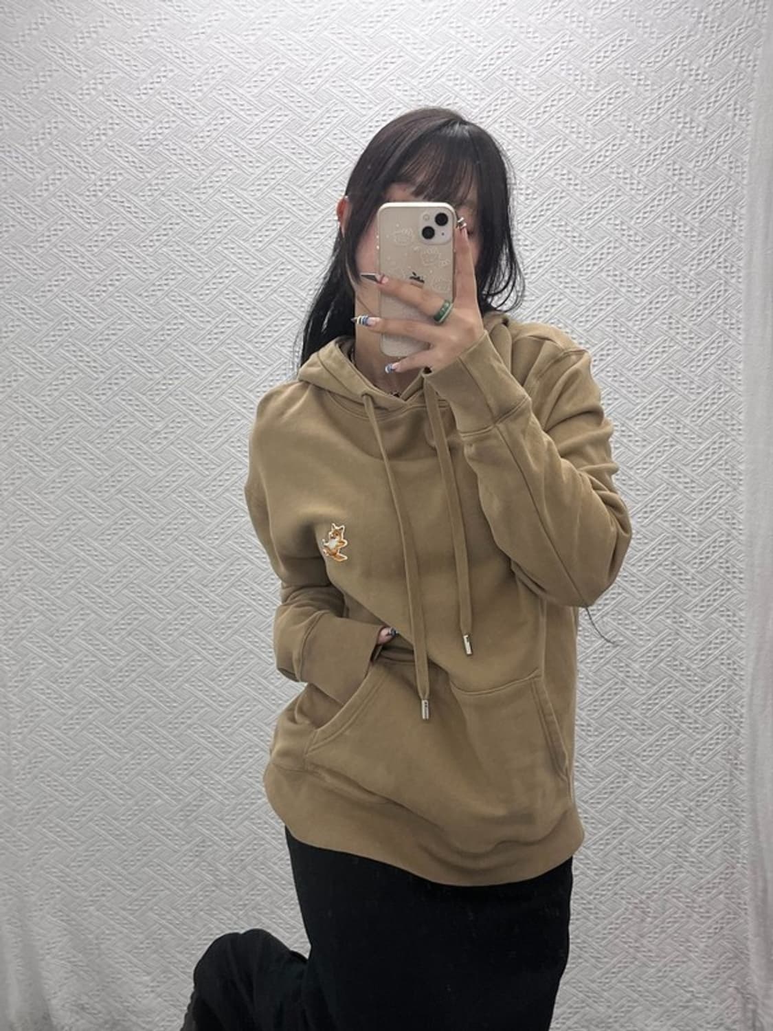 메종키츠네 칠랙스 모던캐주얼 폭스 패치 후드티 L C07788 상품이미지1