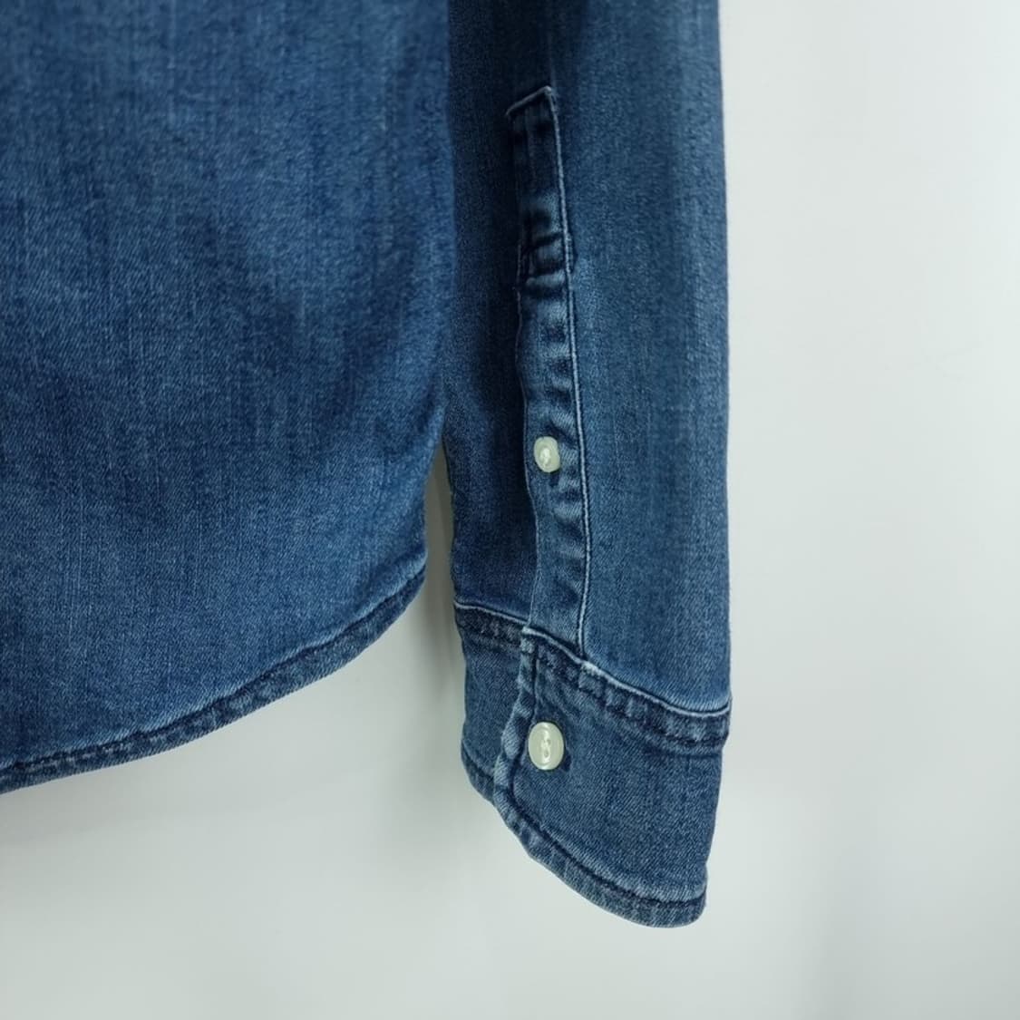 [아베크롬비] 로고 자수 포켓 데님 셔츠 M19768 상품이미지6